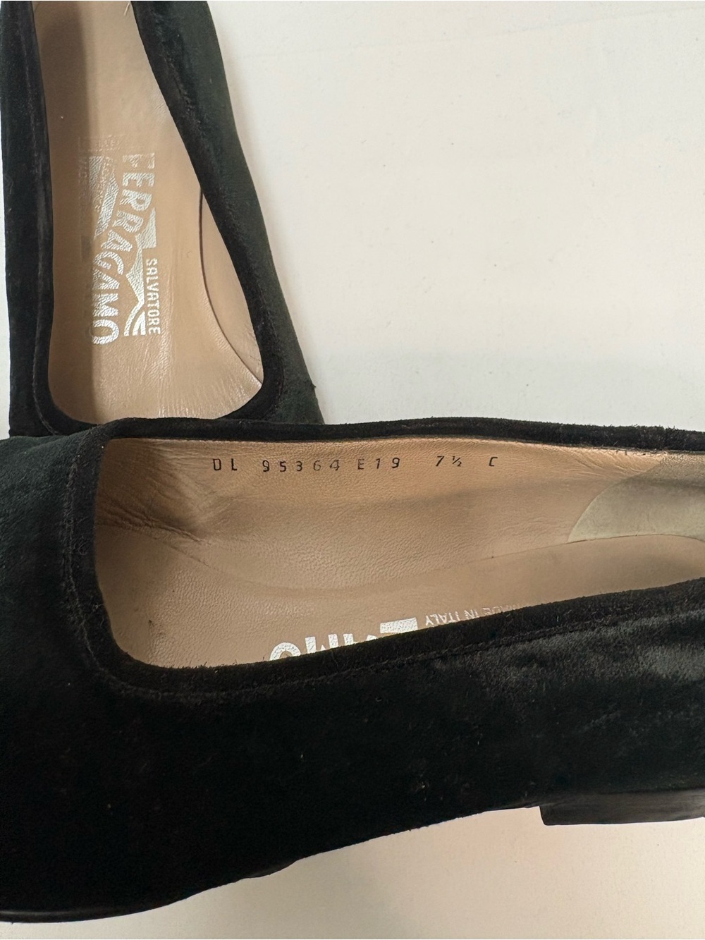 Salvatore Ferragamo Black Velvet Venetian Loafers Smoking Flats Size 7.5 C - Picture 7 of 10